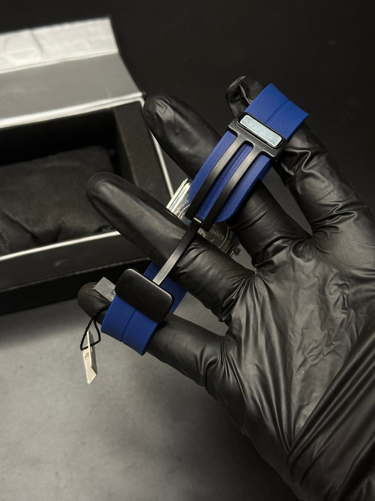 MJ Upoint Roman Dial | Magnetic Lock Old Money