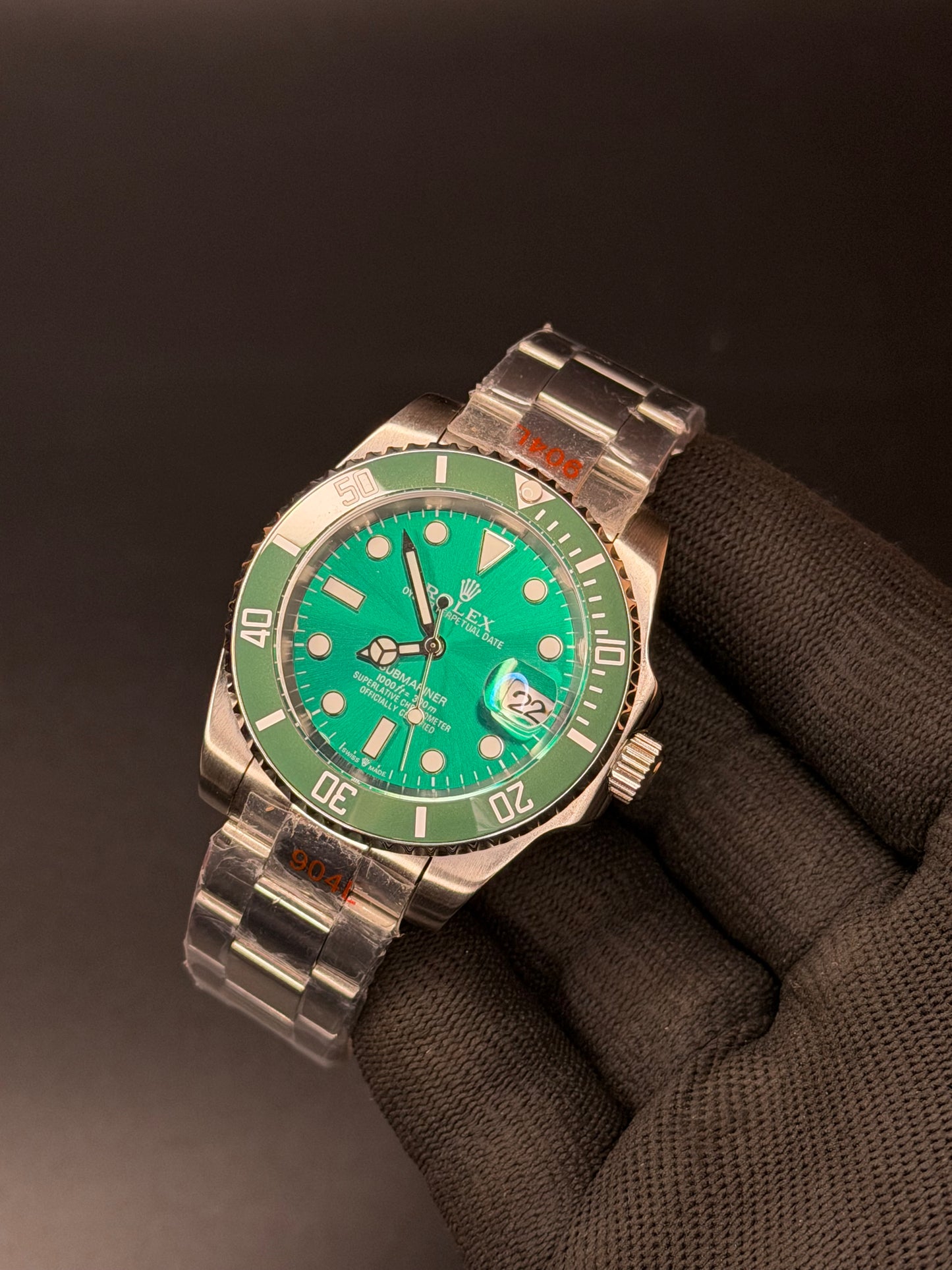 40mm Diver Automatic Watch – Green Sunburst Dial | Oyster Bracelet