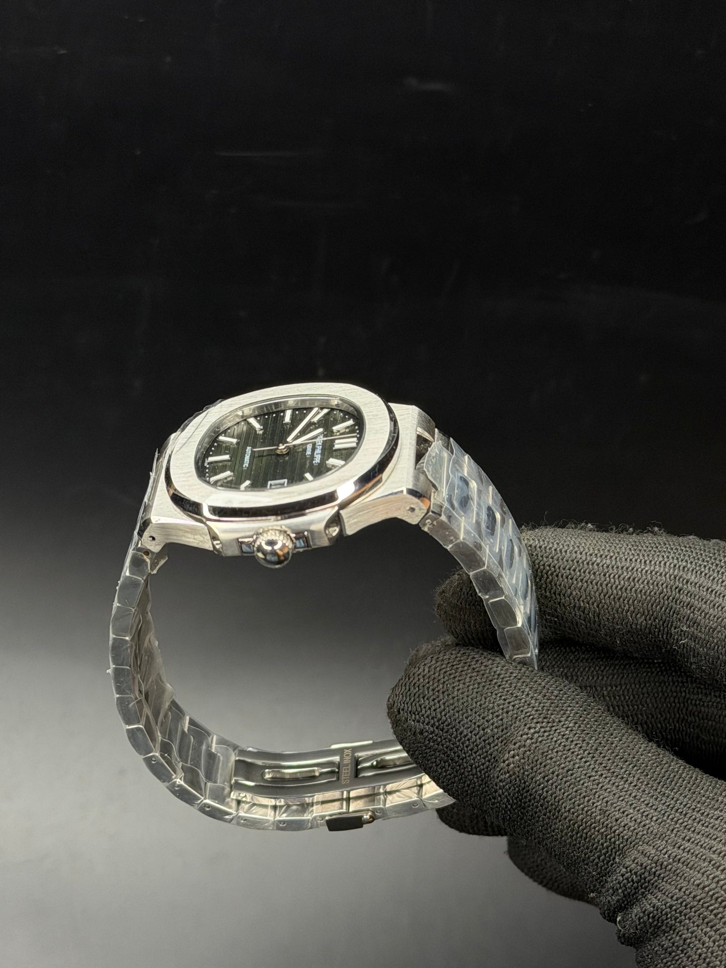 Luxury 40mm Automatic Wrist Watch with Date – Green Textured Dial