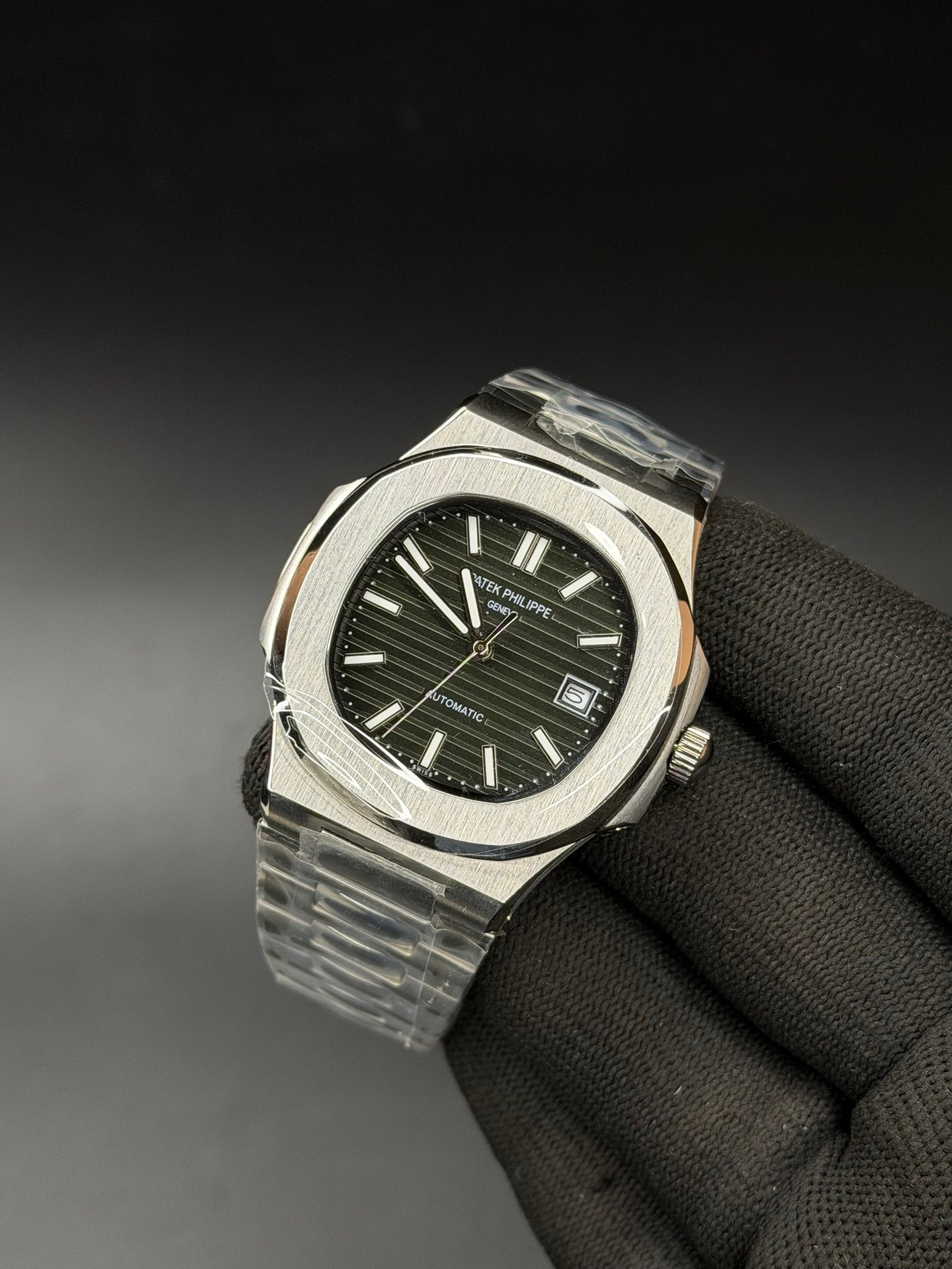 Luxury 40mm Automatic Wrist Watch with Date – Green Textured Dial