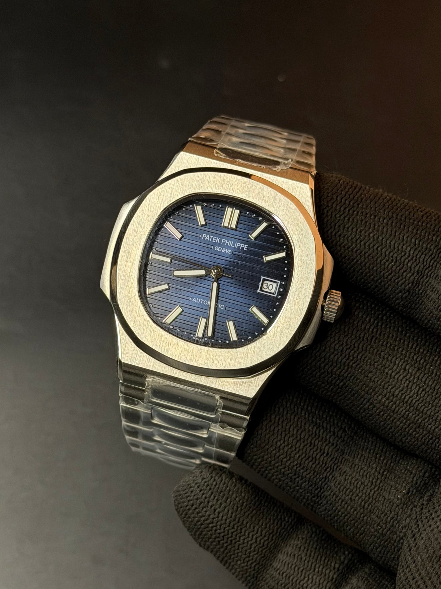 Luxury 40mm Automatic Wrist Watch with Date – Blue Textured Dial