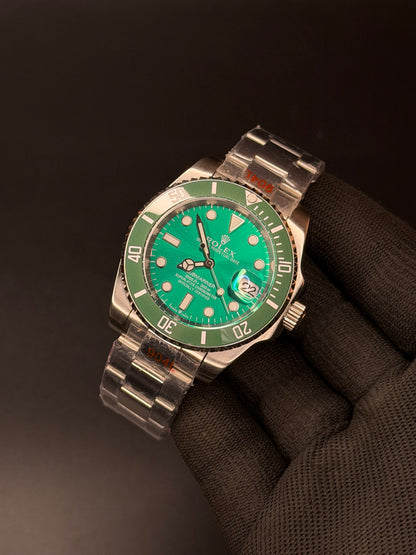 40mm Diver Automatic Watch – Green Sunburst Dial | Oyster Bracelet