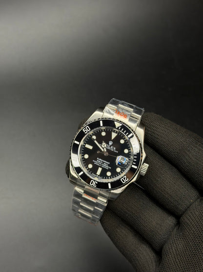 40mm Diver Automatic Watch – Black Dial | Oyster Bracelet