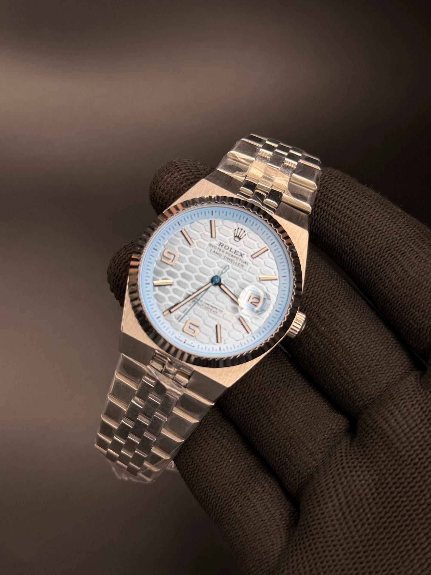 40mm Land Dweller Style Automatic Watch – Ice Blue Honeycomb Dial | Flat Jubilee Bracelet