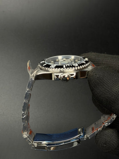 40mm Diver Automatic Watch – Black Dial | Oyster Bracelet