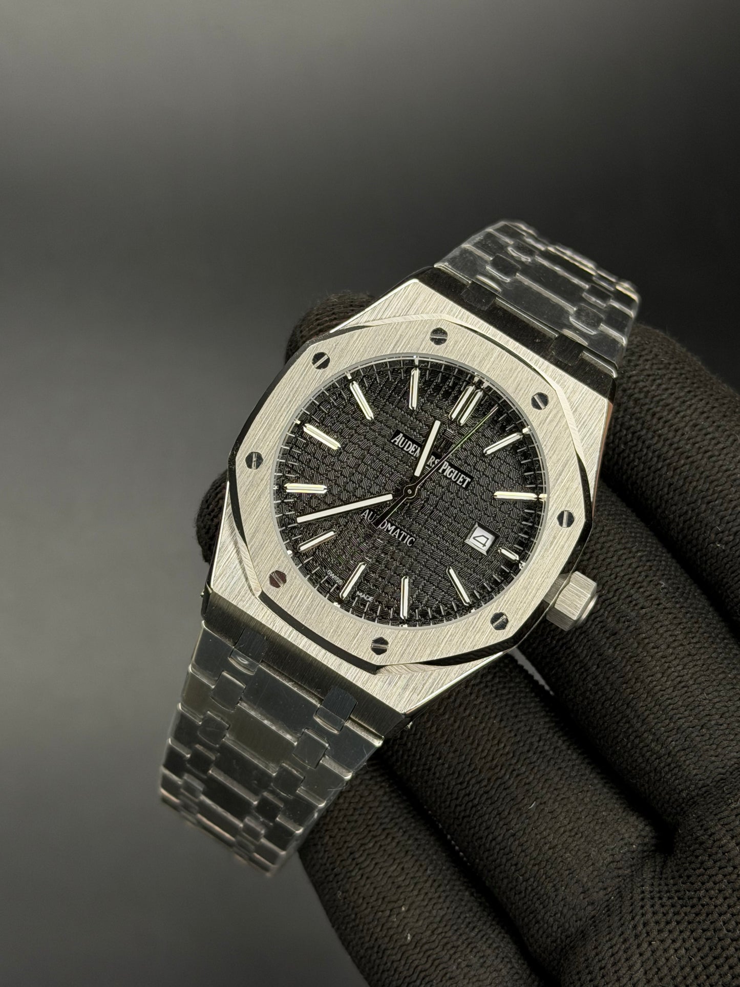 41mm Luxury Oak Automatic Watch – Black Tapisserie Dial
