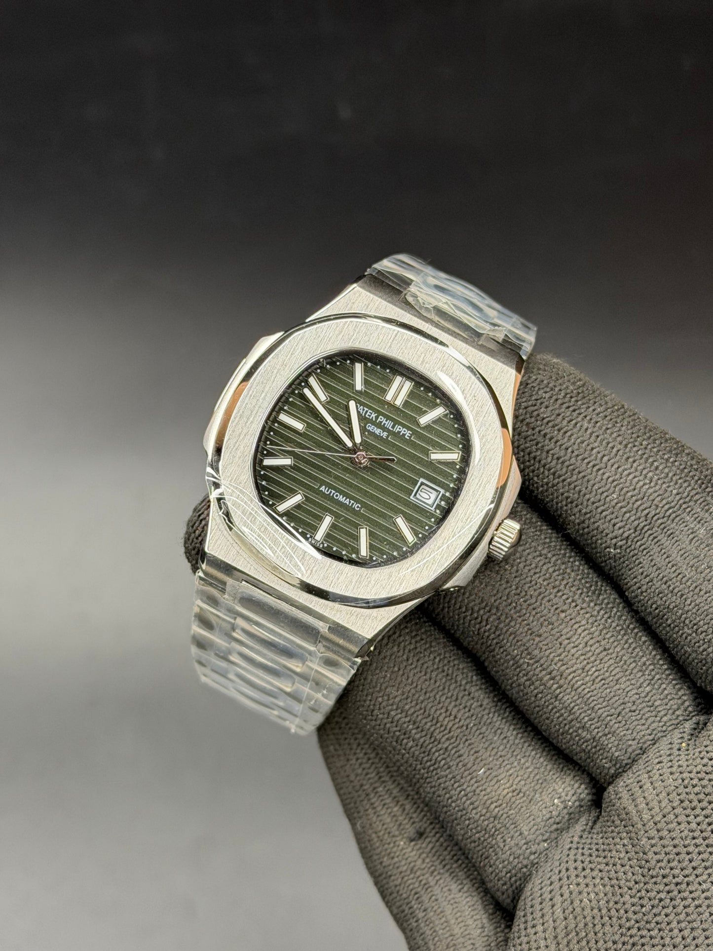 Luxury 40mm Automatic Wrist Watch with Date – Green Textured Dial